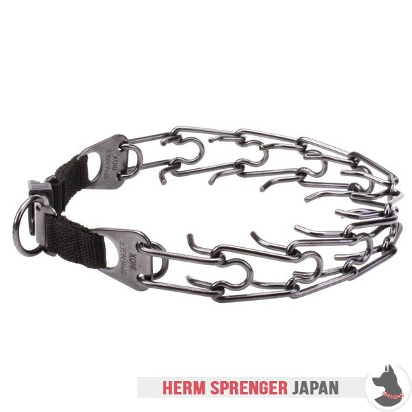 "Black Force" 黒染めステンレス鋼製ピンチ首輪　中心部プレートとクリック・ロック・バックル付き(4 mm x 60 cm)
